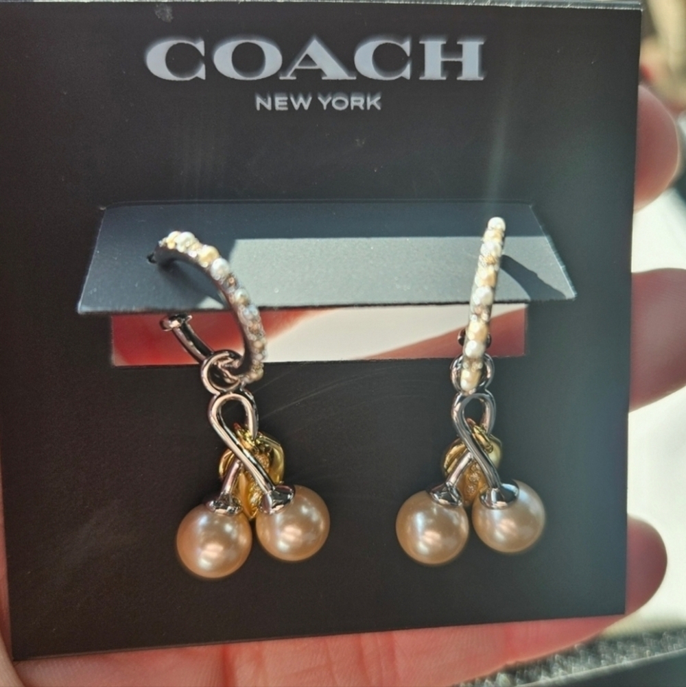 💛▪️COACH ▪️ Kisslock Cherry Pavé Huggie Earrings with Dustbag - Picture 3 of 5
